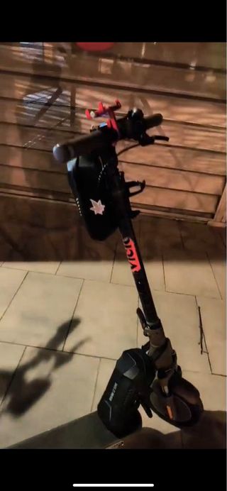 Patinete eléctrico con cargador y bateria externa