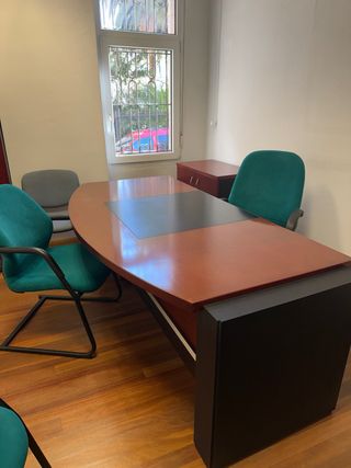 Mesa de despacho moderna