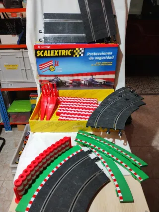 Scalextric Barreras Protectoras y Pistas