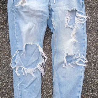 Jeans Bershka strappati uomo