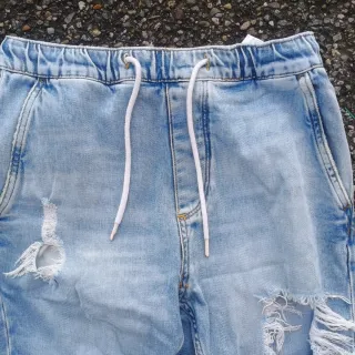 Jeans Bershka strappati uomo