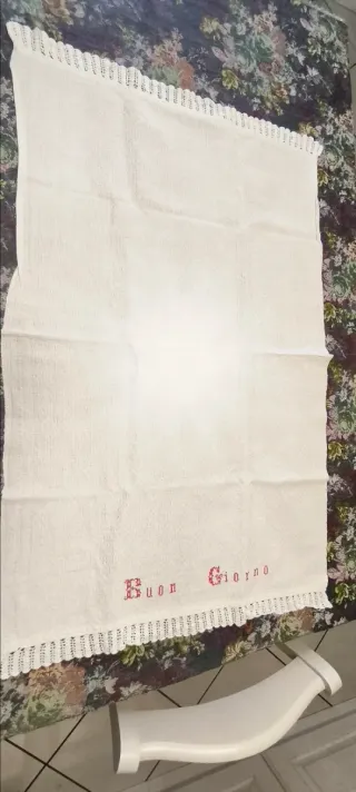 Antico Asciugamano 100% lino con pizzo e trina a