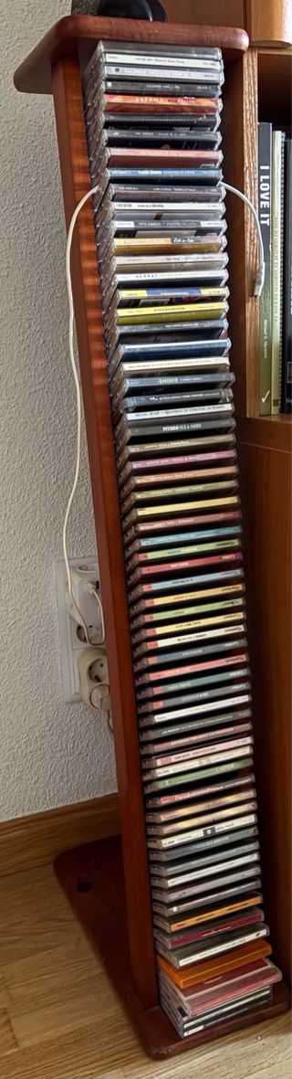 Estantería de pie para CDs
