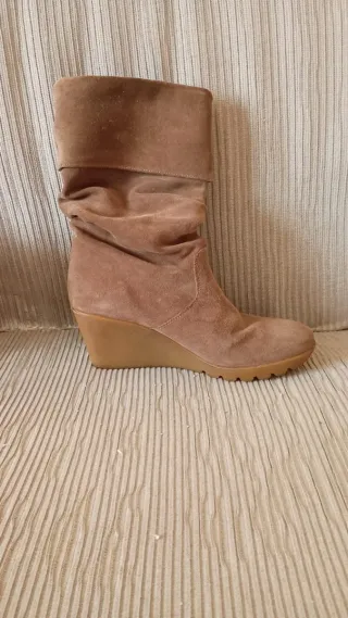 Stivali Keys scamosciati donna