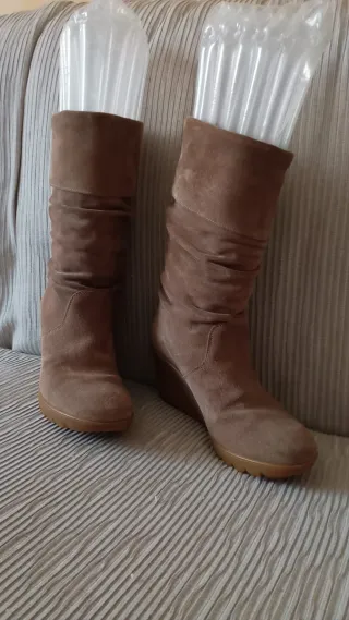 Stivali Keys scamosciati donna