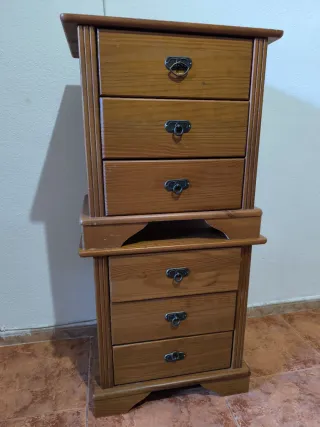 Mesitas de noche de pino resistentes