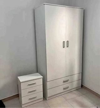 Armario de madera color beige/marrón