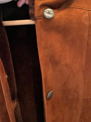 Abrigo de piel de ante marrón camel