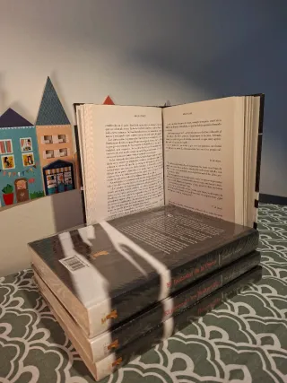 Lote de 4 novelas de suspense y terror.