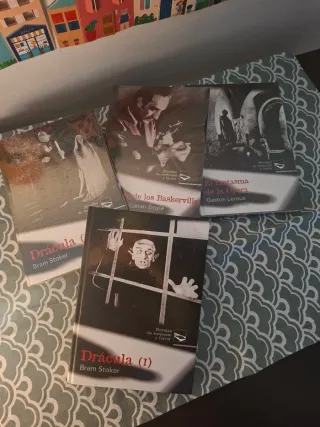 Lote de 4 novelas de suspense y terror.