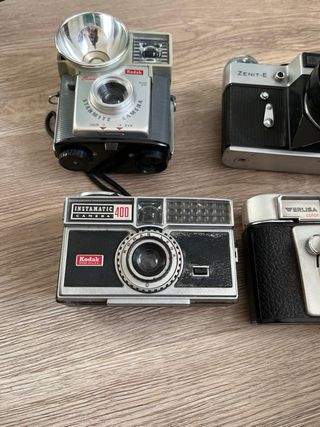 Conjunto di fotocamere antiche Kodak, Zenit, W