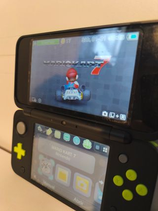 New Nintendo 2DS XL Lima + Pack 8 Juegos + Caja