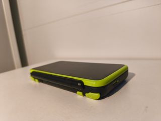 New Nintendo 2DS XL Lima + Pack 8 Juegos + Caja