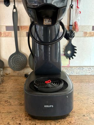 Cafetera de cápsulas negra