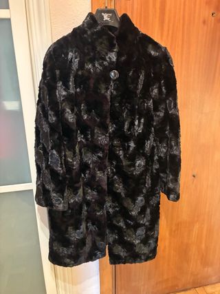 Abrigo de piel negro talla 42