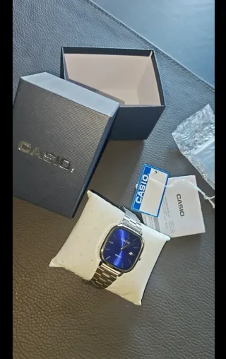 Orologio Casio Quadrato Blu Argento