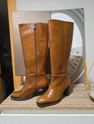 Botas altas de piel Camel Dansi