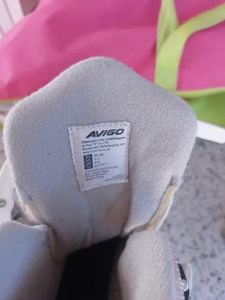 Patines en línea y protecciones Avigo