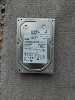 Disco Duro Interno HGST 2TB SATA