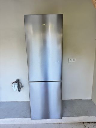 Nevera AEG