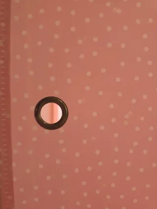 Mueble infantil rosa con estrellas y puntos