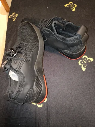 Calzado de trabajo con punta de hierro negro