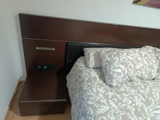 Cabecero y Mesitas de Noche(precio negociable)