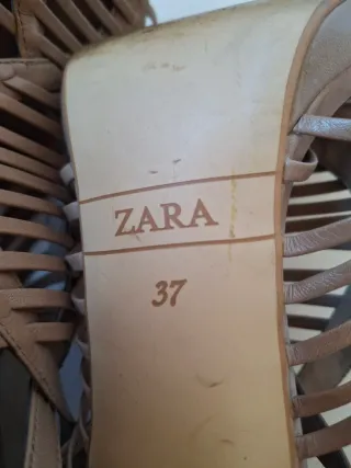 Sandalias ZARA Tacón de Aguja Color Beige