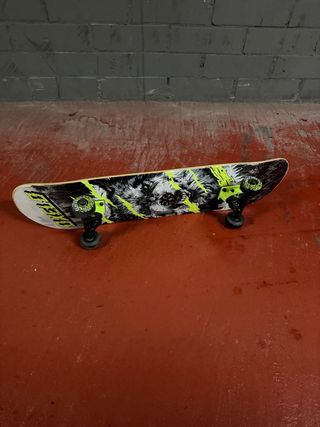 Monopatin Oxelo con diseño de lobo