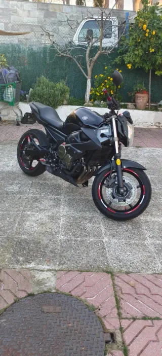 Yamaha XJ6 2010 Negra