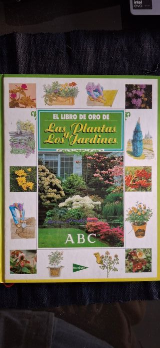 El Libro de Oro de las Plantas y Los Jardines