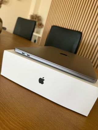 MacBook Pro 13 pulgadas Touch Bar Gris Espacial