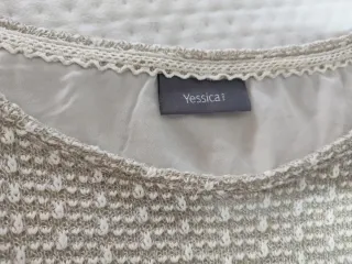 Jersey beige y blanco