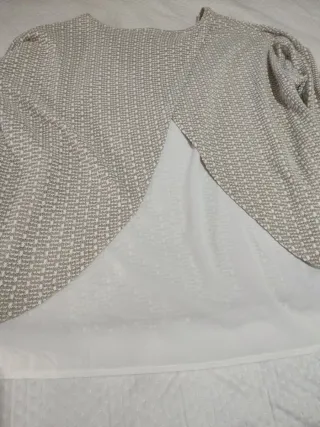 Jersey beige y blanco