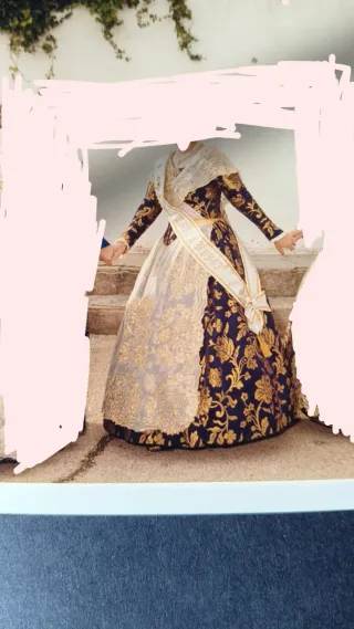 Traje de Fallera Morado con Hilo Dorado