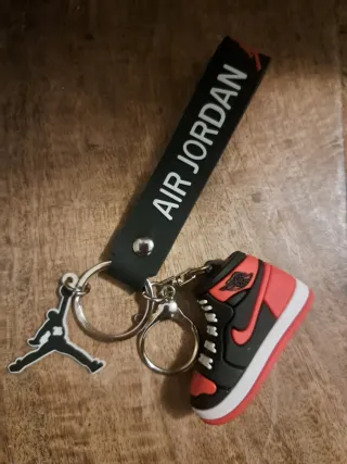 Portachiavi Jordan Scarpa e Logo