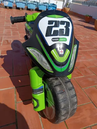 Moto Kawasaki Niños Negra y Verde
