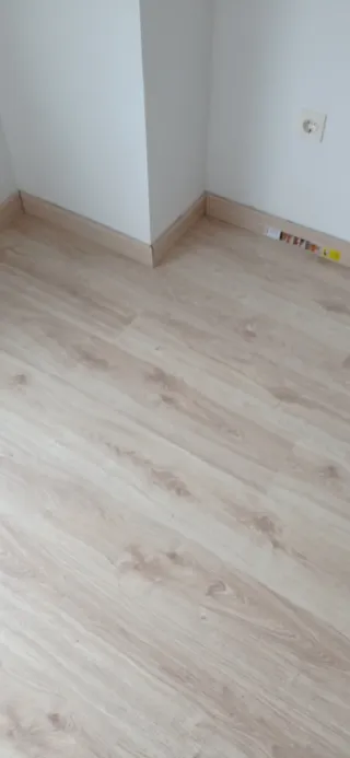 Instalación de suelo parquet