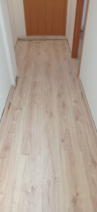 Instalación de suelo parquet