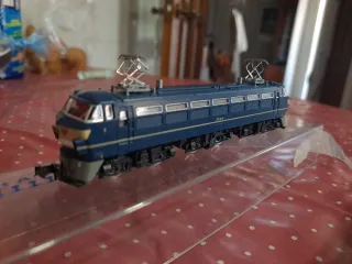 Locomotora Kato EF66