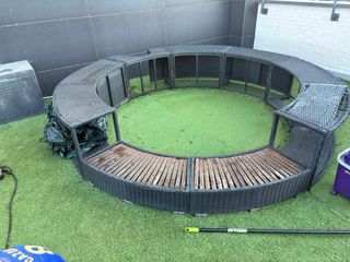 Spa / Jacuzzi exterior con estructura