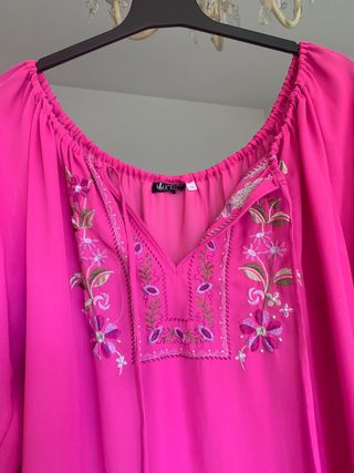 Blusa campesina romántica y bohemia con cinturón