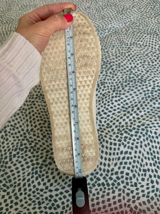 Zapatillas Michael Kors Beige y Doradas