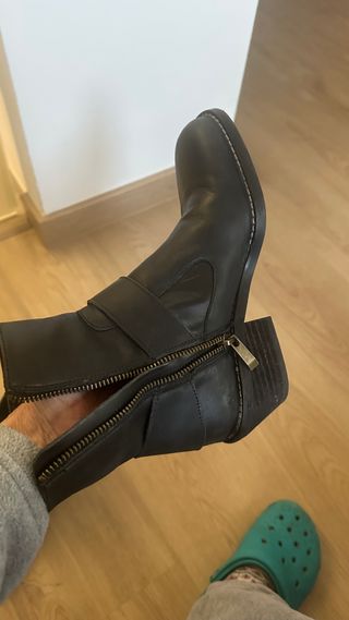 Botines piel hebilla T.36