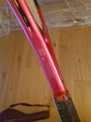 Racchetta da tennis rosa con custodia