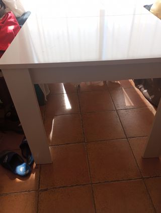 Mesa Blanca extensible. Madera