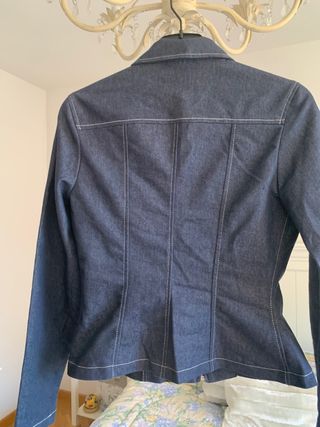 Chaqueta vaquera entallada azul oscuro