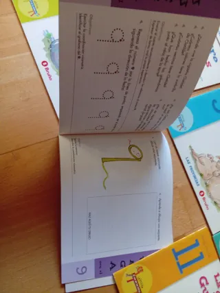 Estupendo lote iniciación lectora. Letra hilada