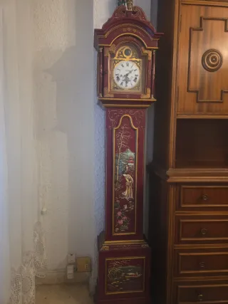 Reloj de pie carrillón antiguo