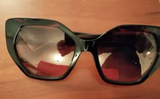 Gafas de sol Guess marrón con lentes espejo rosace